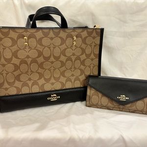 Coach Tote Handbag & Matching Wallet